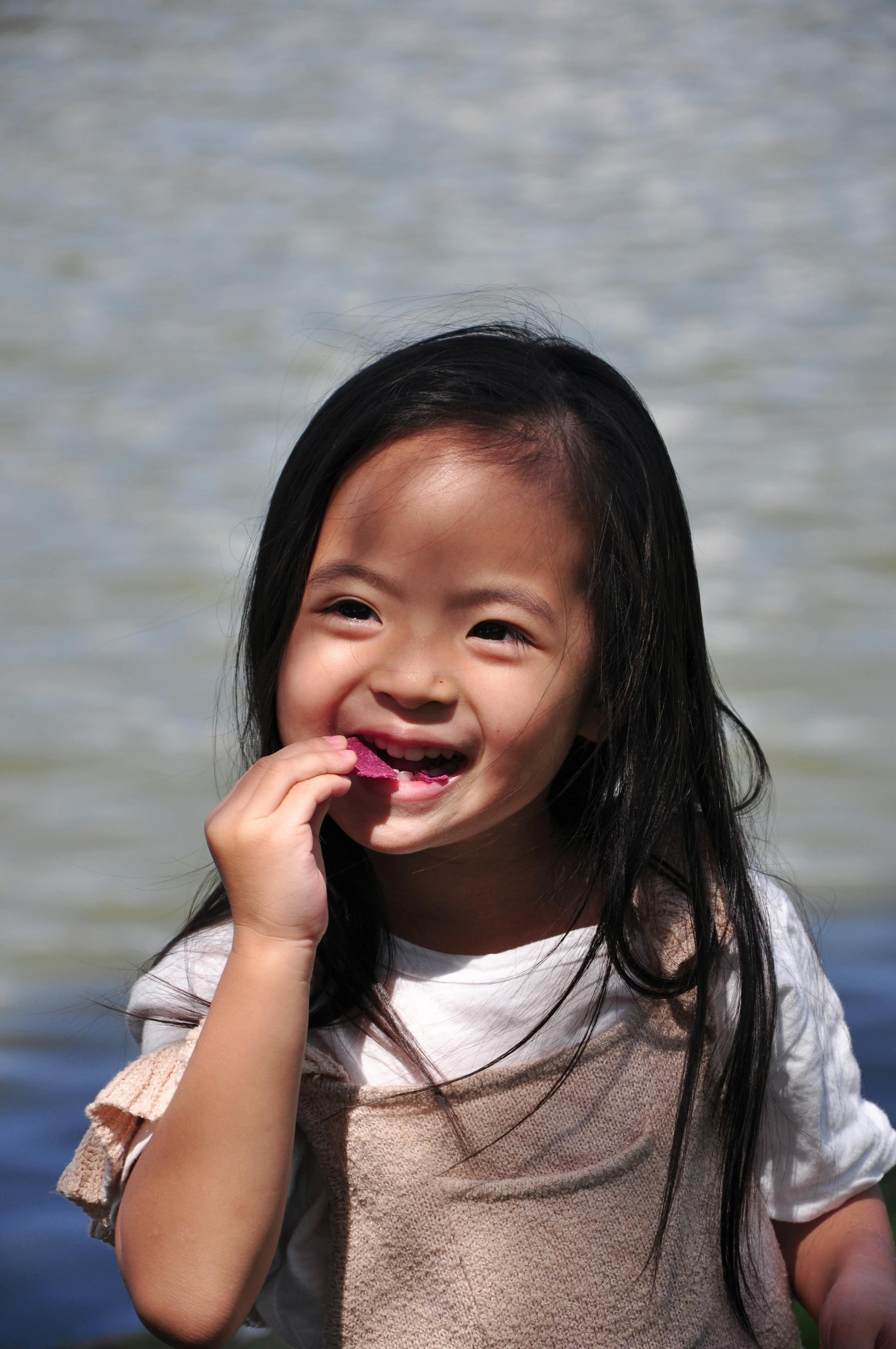 科技质感产品故事片的现代光影与镜头氛围